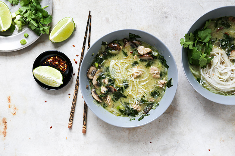 Easy Thai Green Curry Chicken Soup | www.floatingkitchen.net