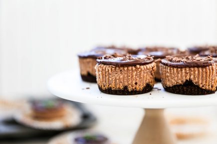 Irish Cream and Chocolate Mini Cheesecakes | www.floatingkitchen.net