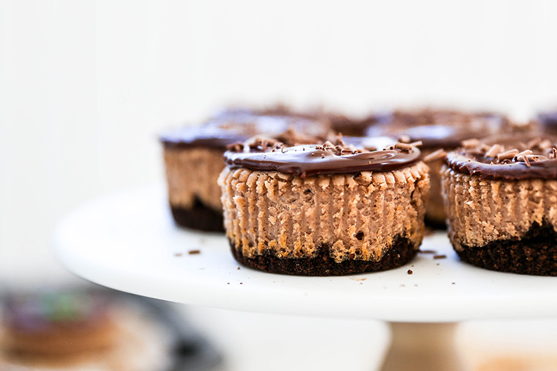 Irish Cream and Chocolate Mini Cheesecakes | www.floatingkitchen.net