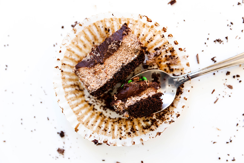 Irish Cream and Chocolate Mini Cheesecakes | www.floatingkitchen.net