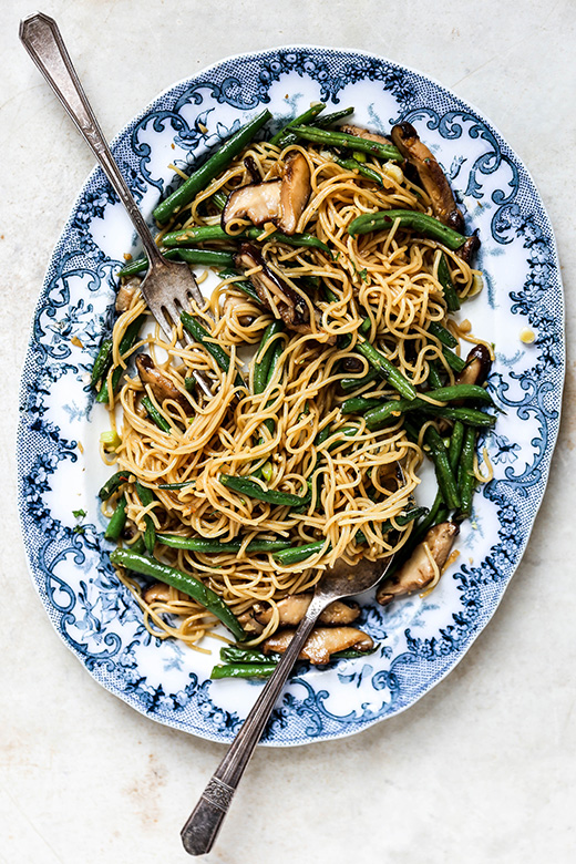 Green Bean and Mushroom Noodle Stir Fry | www.floatingkitchen.net