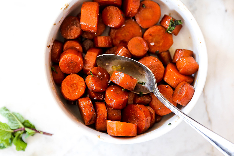 Coffee Glazed Carrot Coins | www.floatingkitchen.net