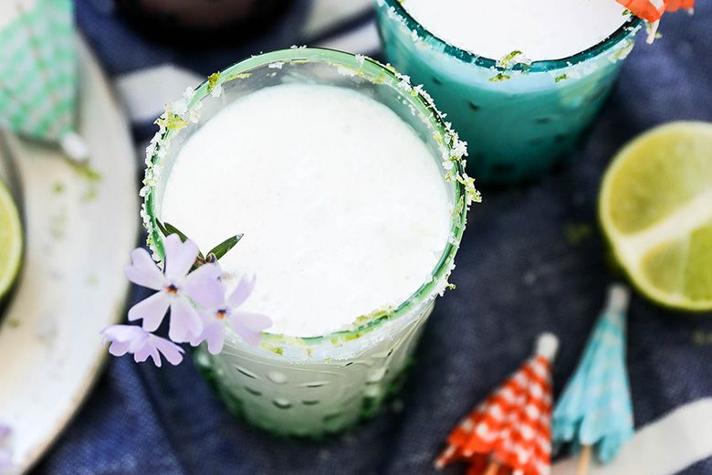 Easy Coconut Lime Margaritas | www.floatingkitchen.net