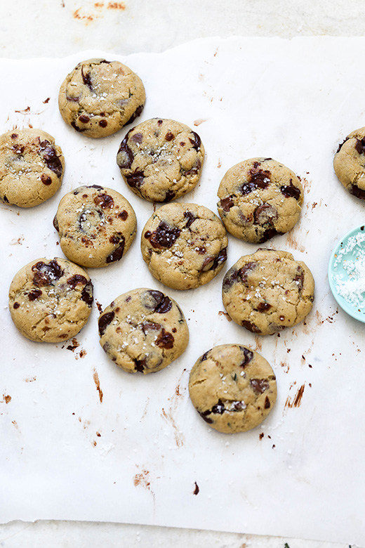 Salted Thyme Chocolate Chip Cookies | www.floatingkitchen.net