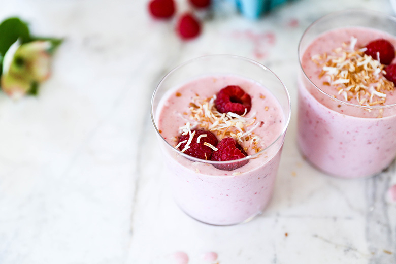 Vegan Raspberry Smoothies | www.floatingkitchen.net