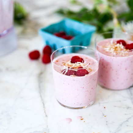 Vegan Raspberry Smoothies | www.floatingkitchen.net