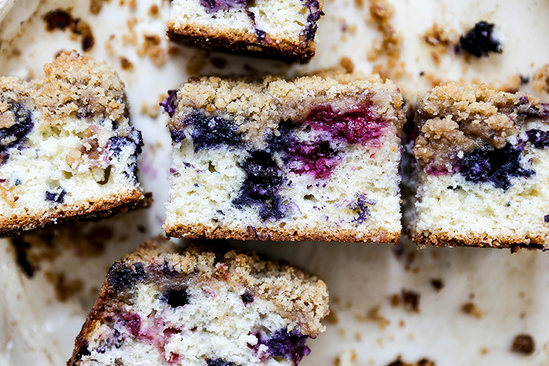 Mixed Berry Buckle | www.floatingkitchen.net