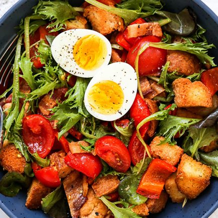 Red Pepper and Tomato Breakfast Panzanella Salad | www.floatingkitchen.net