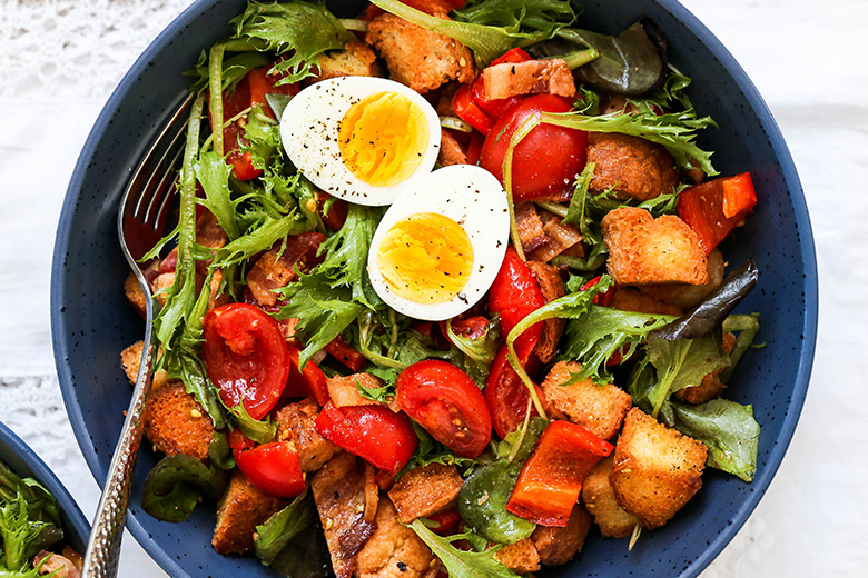 Red Pepper and Tomato Breakfast Panzanella Salad | www.floatingkitchen.net