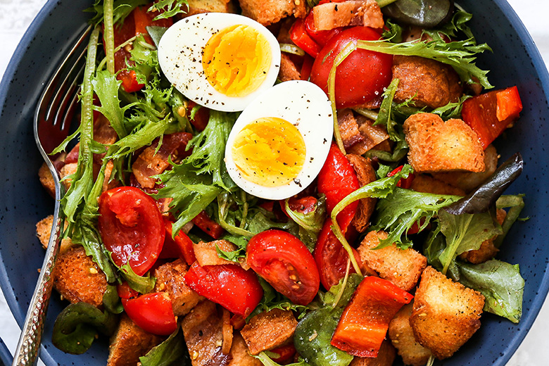 Red Pepper and Tomato Breakfast Panzanella Salad | www.floatingkitchen.net