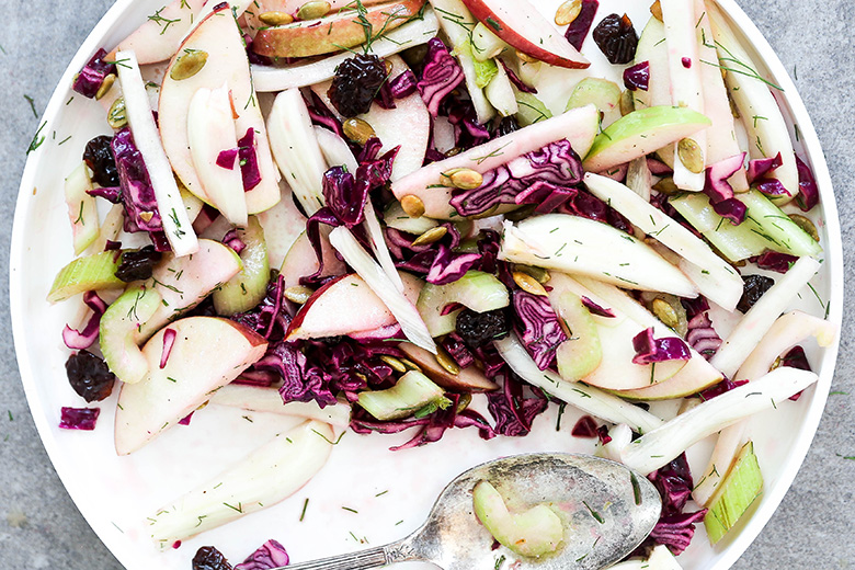 Super Crunchy Fennel, Apple and Cabbage Slaw | www.floatingkitchen.net