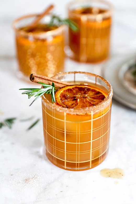 Apple Cider, Bourbon and Amaretto Cocktails with Brûléed Oranges | www.floatingkitchen.net