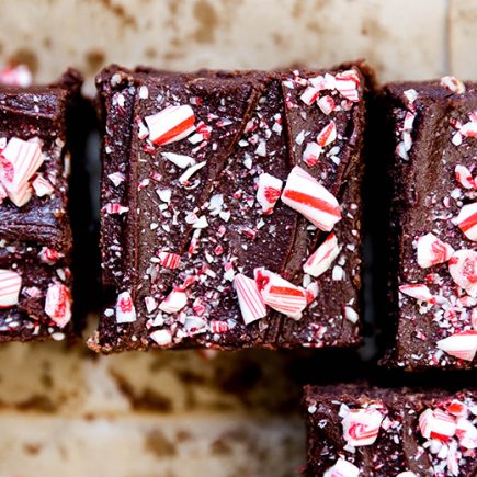 Easy Peppermint Candy Cane Brownies | www.floatingkitchen.net