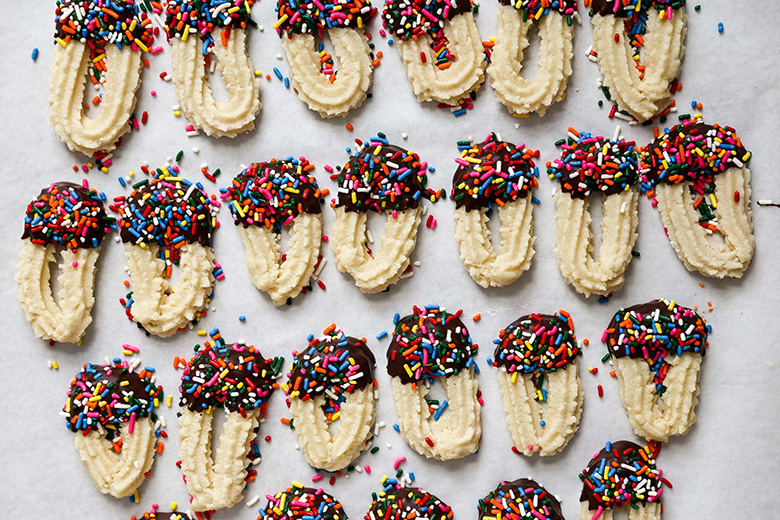 My Favorite Cream Cheese Spritz Cookies | www.floatingkitchen.net