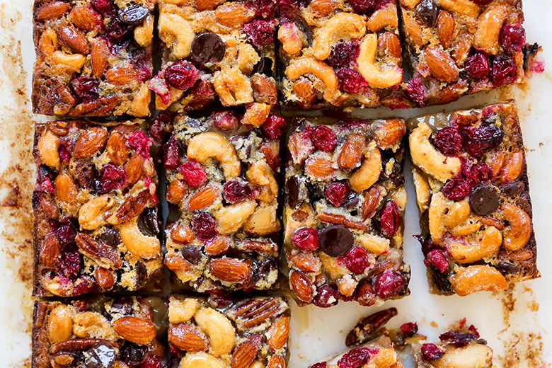 Salted Nut, Cranberry and Chocolate Bars with Brown Sugar Cookie Crust | www.floatingkitchen.net