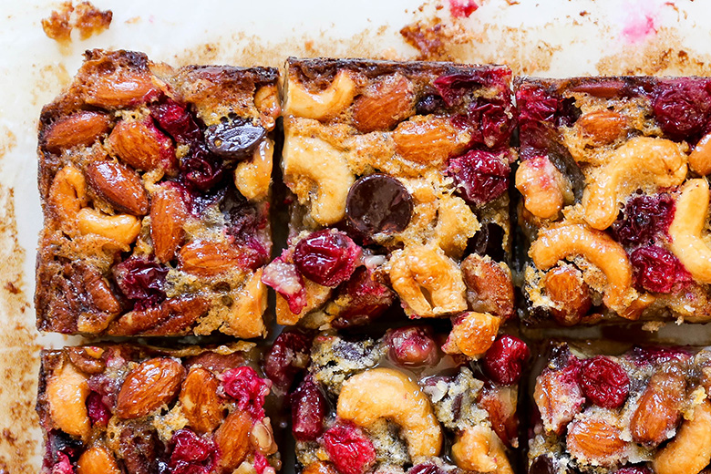 Salted Nut, Cranberry and Chocolate Bars with Brown Sugar Cookie Crust | www.floatingkitchen.net