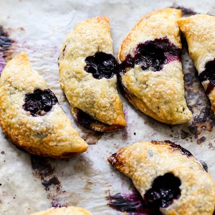 Mini Blueberry Hand Pies with All-Butter Pie Crust | www.floatingkitchen.net
