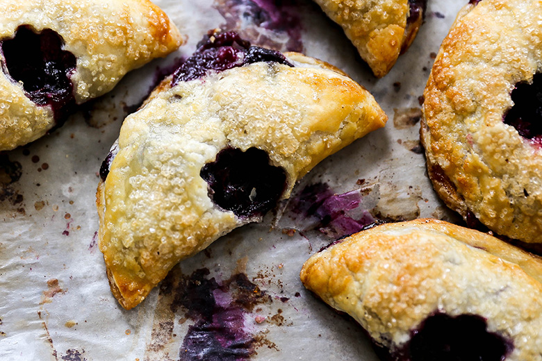 Mini Blueberry Hand Pies with All-Butter Pie Crust | www.floatingkitchen.net