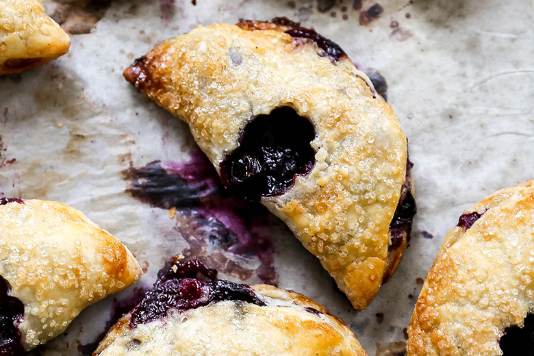 Mini Blueberry Hand Pies with All-Butter Pie Crust | www.floatingkitchen.net