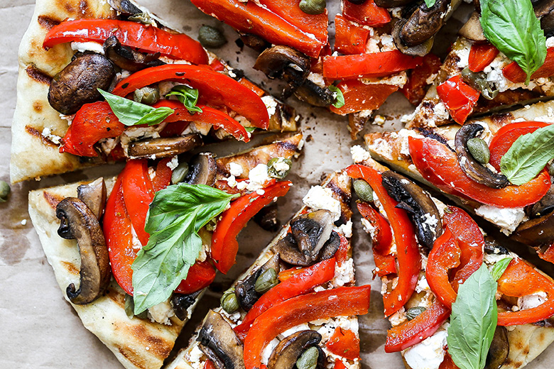 Grilled Red Pepper, Mushroom and Goat Cheese Pizza | www.floatingkitchen.net