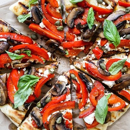 Grilled Red Pepper, Mushroom and Goat Cheese Pizza | www.floatingkitchen.net