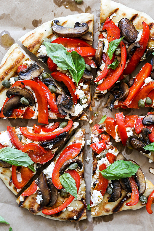 Grilled Red Pepper, Mushroom and Goat Cheese Pizza | www.floatingkitchen.net