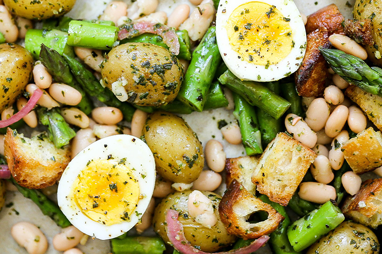 Spring Pistou Panzanella Salad with Asparagus, Potatoes and White Beans | www.floatingkitchen.net