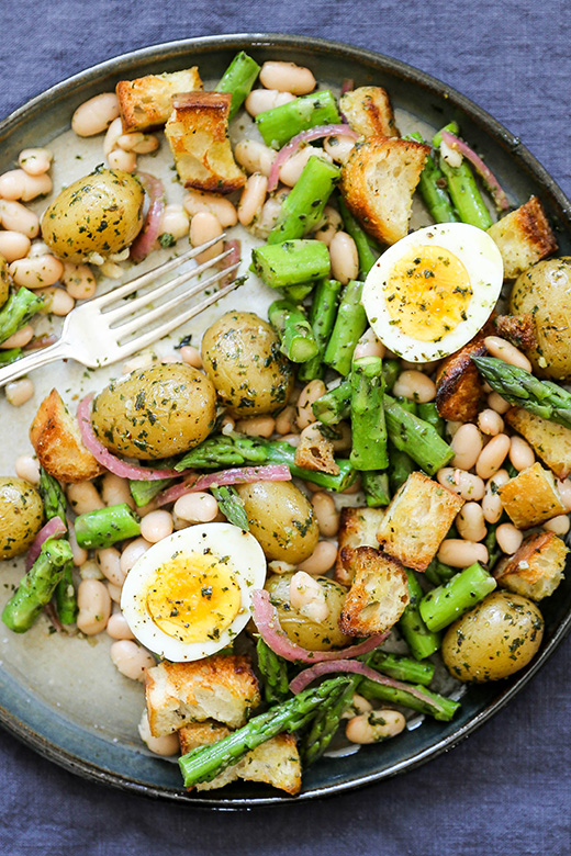 Spring Pistou Panzanella Salad with Asparagus, Potatoes and White Beans | www.floatingkitchen.net