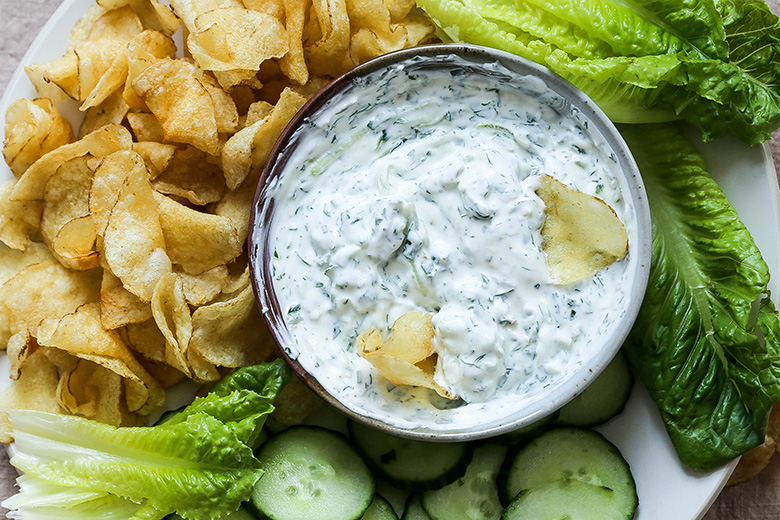 Garden Fresh Herb Yogurt Dip | www.floatingkitchen.net