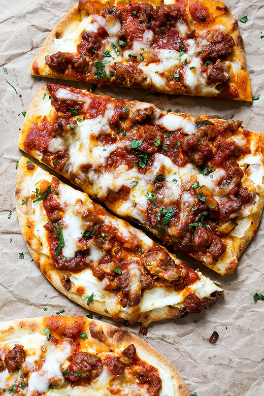 Easy Weeknight Lasagna Naan Pizzas | www.floatingkitchen.net