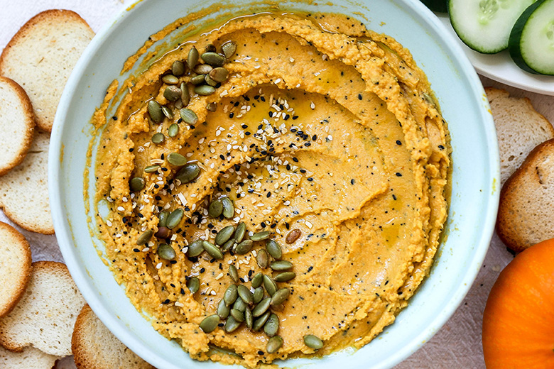 Everything Bagel Pumpkin Hummus | www.floatingkitchen.net