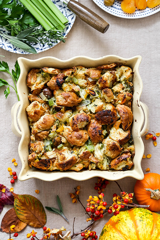 Fennel and Fresh Herb Stuffing with Chestnuts and Apricots | www.floatingkitchen.net