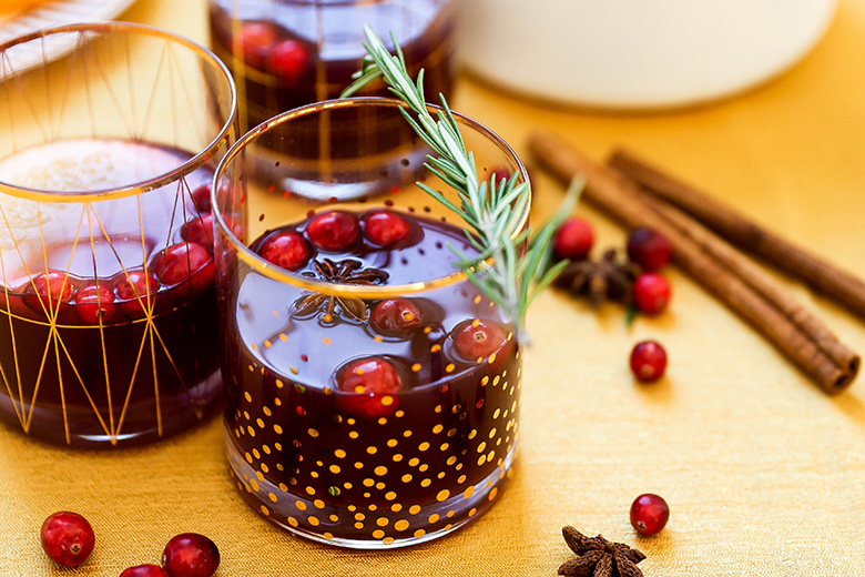 Warm Spiked Apple Cider with Port and Cranberries | www.floatingkitchen.net