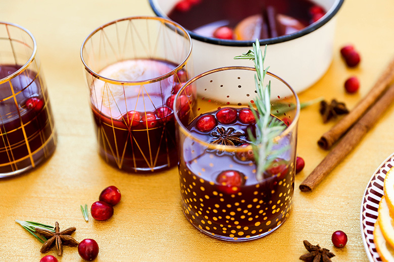 Warm Spiked Apple Cider with Port and Cranberries | www.floatingkitchen.net