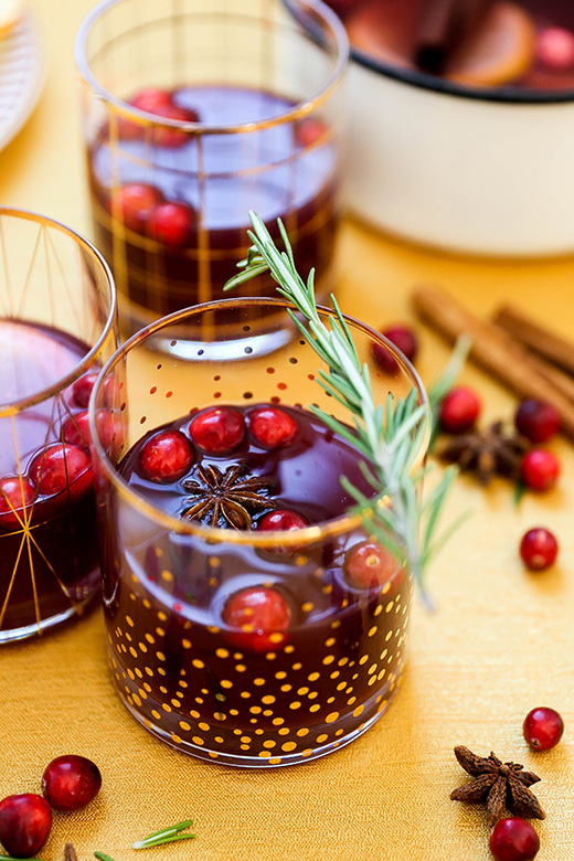 Warm Spiked Apple Cider with Port and Cranberries | www.floatingkitchen.net