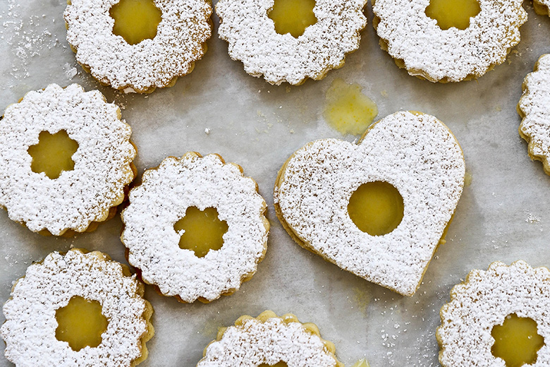 Lemon Curd Linzer Cookies | www.floatingkitchen.net