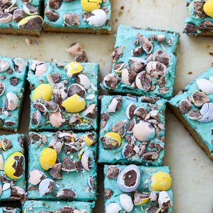 Frosted Easter Sugar Cookie Bars | www.floatingkitchen.net