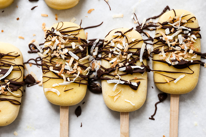 Vegan Piña Colada Popsicles | www.floatingkitchen.net