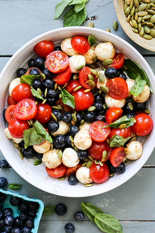 Blueberry Caprese Salad | www.floatingkitchen.net