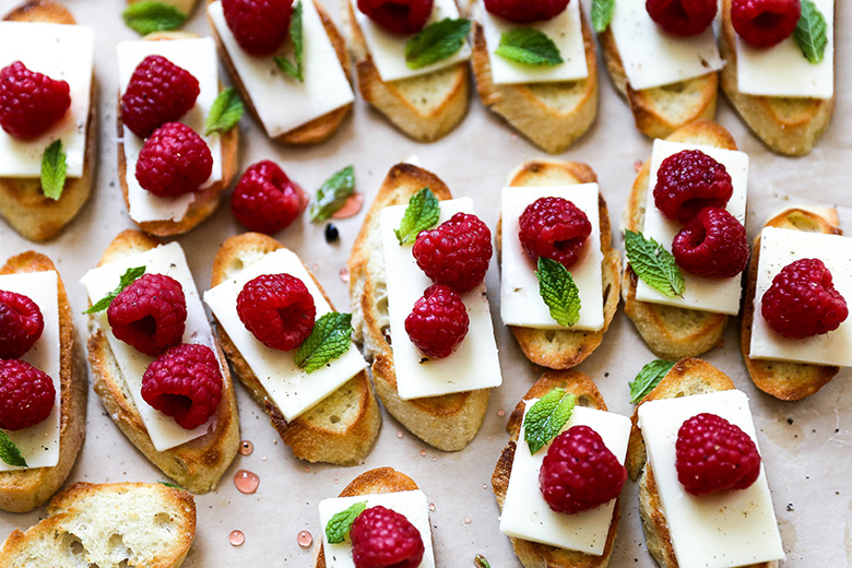 Pickled Raspberry Crostini with Sharp Cheddar and Mint | www.floatingkitchen.net