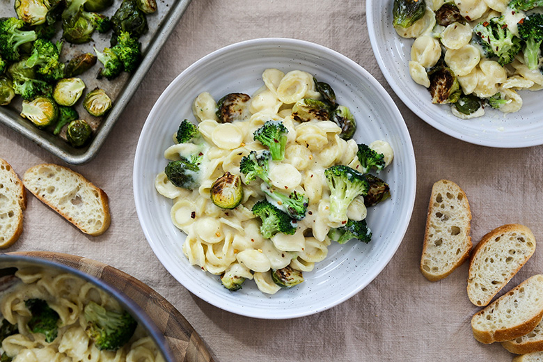 Cheesy Pasta with Roasted Broccoli and Brussels Sprouts | www.floatingkitchen.net