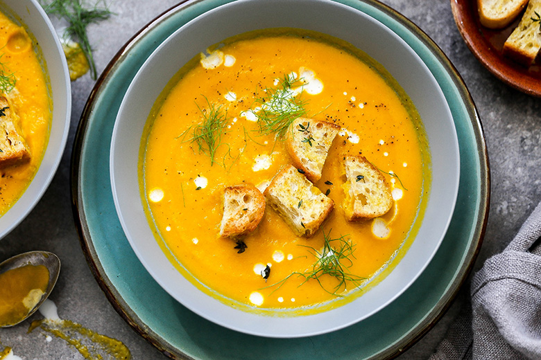 Roasted Carrot and Fennel Soup with Garlic-Thyme Croutons | www.floatingkitchen.net