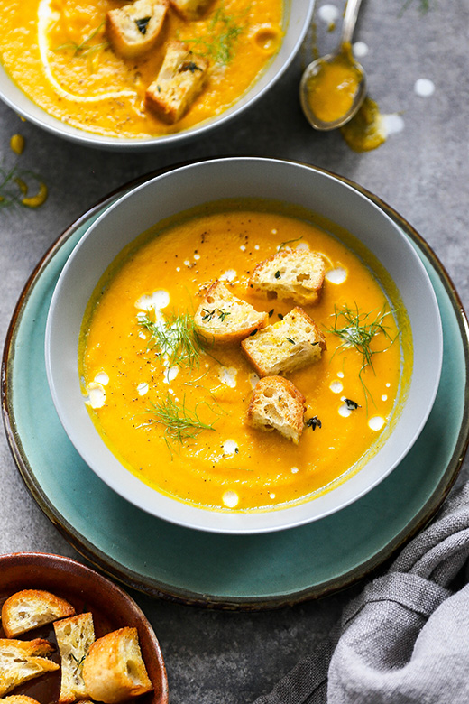 Roasted Carrot and Fennel Soup with Garlic-Thyme Croutons | www.floatingkitchen.net