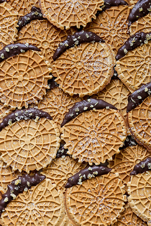 Gingerbread Pizzelles | www.floatingkitchen.net