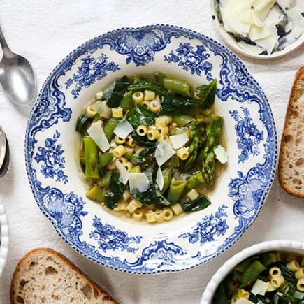 Spring Green Minestrone Soup | www.floatingkitchen.net