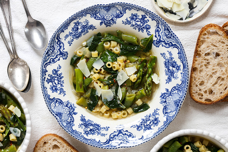 Spring Green Minestrone Soup | www.floatingkitchen.net