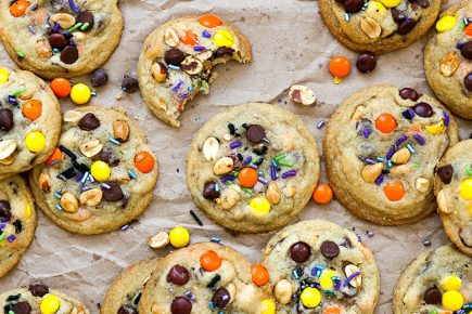 Peanuty Chocolate Chip Cookies | www.floatingkitchen.net