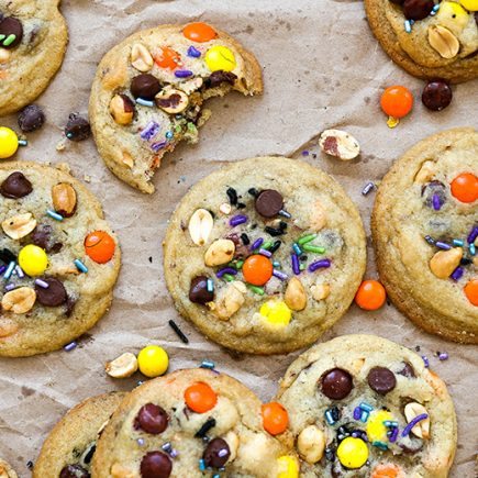 Peanuty Chocolate Chip Cookies | www.floatingkitchen.net