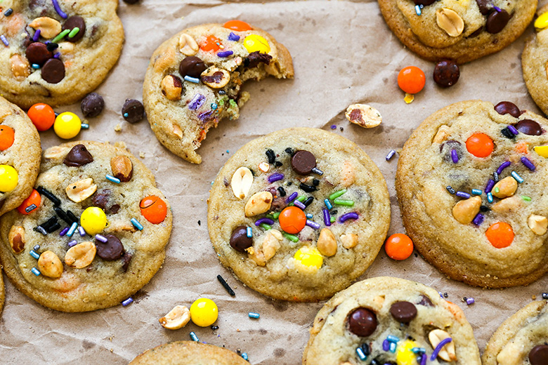 Peanuty Chocolate Chip Cookies | www.floatingkitchen.net