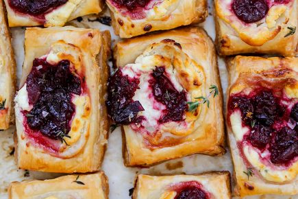 Goat Cheese and Cranberry Puff Pastry Bites | www.floatingkitchen.net